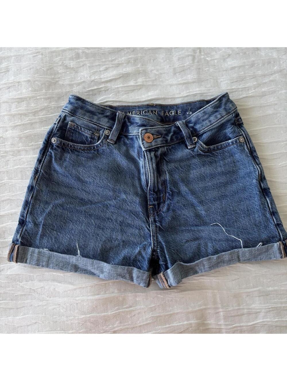 American Eagle Women's Blue and Navy Shorts